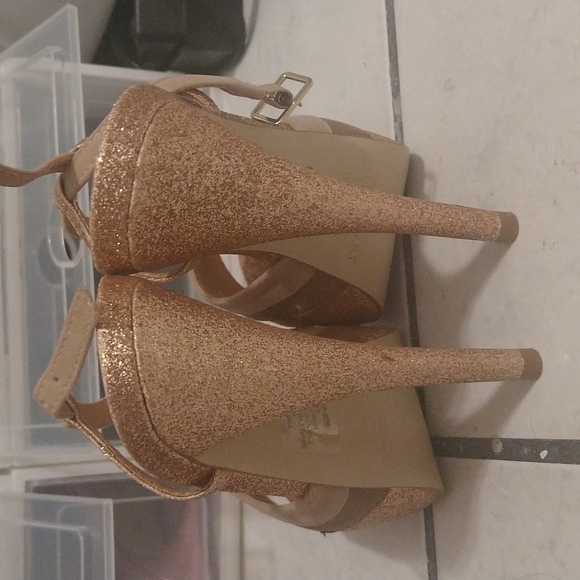 Colin Stuart high heels 5 - Picture 2 of 4
